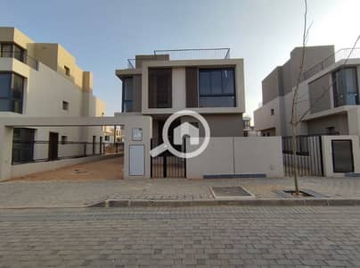 6 Bedroom Villa for Sale in New Heliopolis, Cairo - فيلا استلام فورى 270 متر للبيع فى سوديك ايست من المالك بدون عمولة
