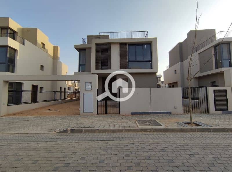 فيلا استلام فورى 270 متر للبيع فى سوديك ايست من المالك بدون عمولة