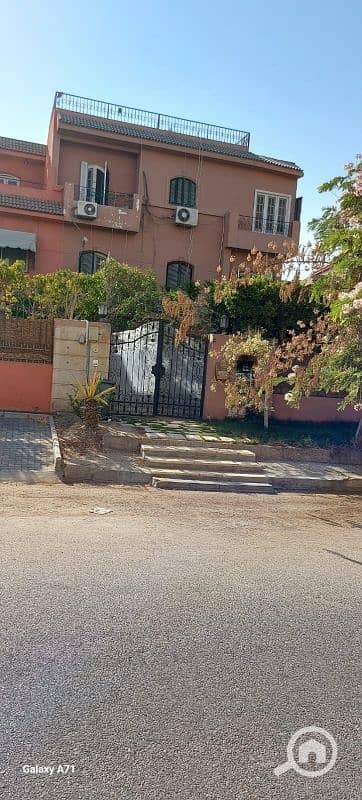 6 Bedroom Villa for Sale in Sheikh Zayed, Giza - فيلا للبيع في حدائق السليمانيه الشيخ زايد