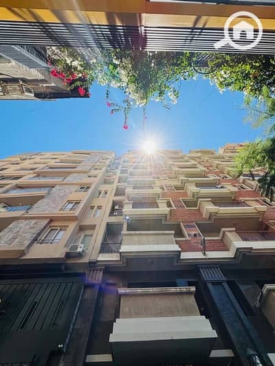 شقة 3 غرف نوم للبيع في كفر عبدو، الإسكندرية - شقة للبيع كفر عبده بالجراج شارع الإسماعيلية مساحة ٢٧٥م مطلات مفتوحه