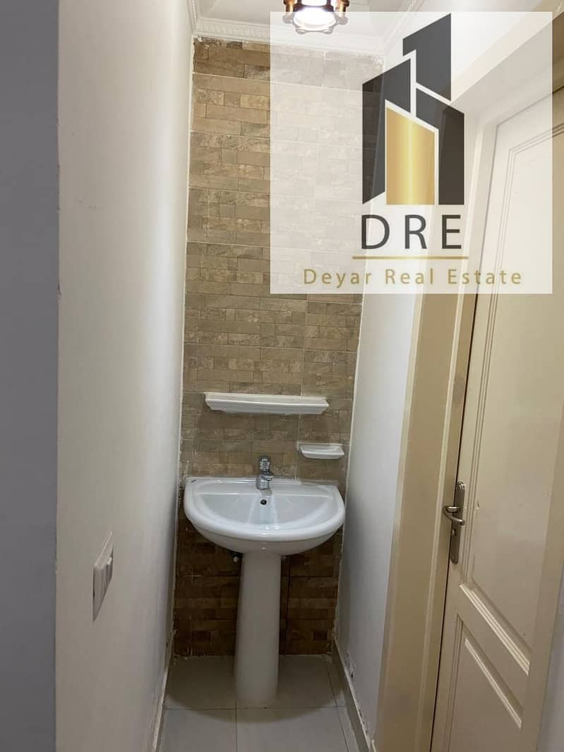 10 f7659e39-f6e8-4165-a9a0-c6a112234284. jpg