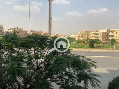 4 Bedroom Flat for Rent in New Cairo, Cairo - شقة للايجار فيو حديقة النرجس فيلات