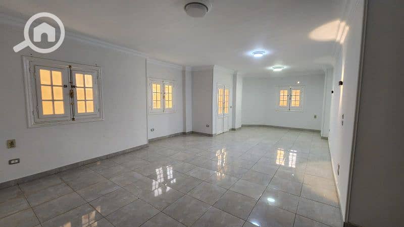 شقة للايجار تصلح سكنى او ادارى بالمطبخ والتكيفات ب البنفسج عمارات