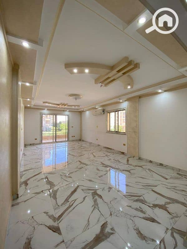 شقة للايجار اول سكن ب مطبخ والتكيفات ب كمبوند ذا سكوير شقة للايجار اول سكن ب مطبخ والتكيفات ب كمبوند ذا سكوير