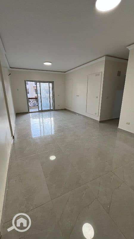 شقة للايجار بكمبوند باراديس بجور الجامعه الامريكيه