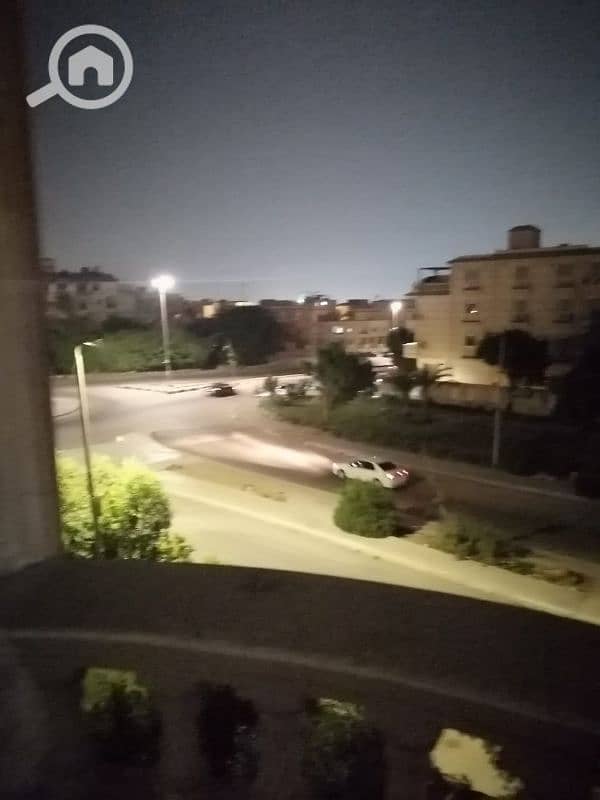 شقة للايجار بالحى الثالث بالتجمع الخامس
