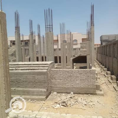أرض سكنية  للبيع في هليوبوليس الجديدة، القاهرة - ارض فيلات الحي الرابع تانى نمرة من الحزام الاخضر ولدينا لاللوسطا