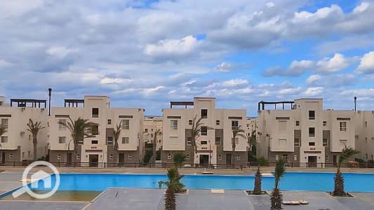 2 Bedroom Chalet for Rent in North Coast, Matruh - شاليه للإيجار امواج علي حمام السباحه مباشر Amwaj
