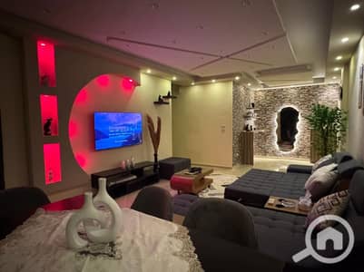 3 Bedroom Flat for Sale in Sheikh Zayed, Giza - fb8bb8c4-1fa8-469c-8fd3-364b4eddb9e6. jpg