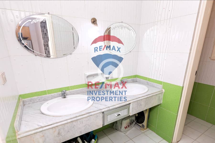 11 Watermark - In&Outdoor copy10. png