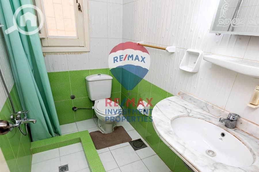 12 Watermark - In&Outdoor copy5. png