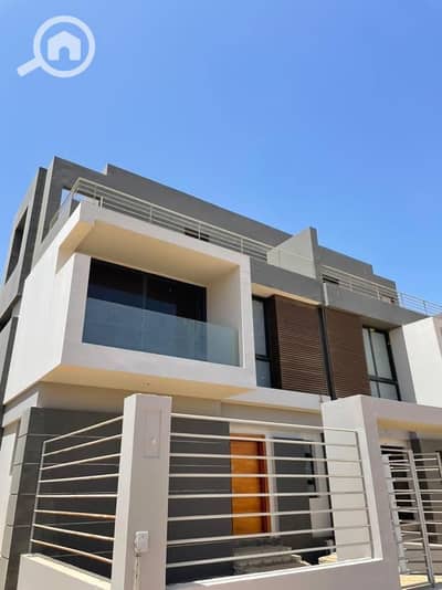 5 Bedroom Villa for Sale in Sheikh Zayed, Giza - 200499710_112968054344111_9189329994693643530_n. jpg