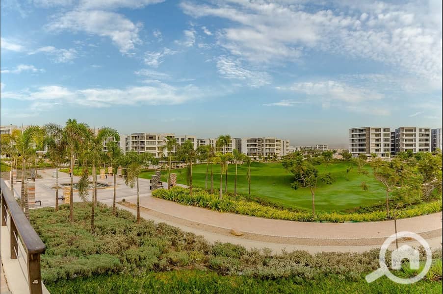 7 مساحات خضراء بكمبوند تاج سلطان. jpg