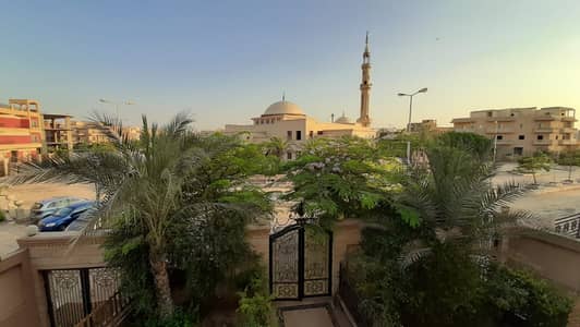فیلا 8 غرف نوم للبيع في مدينة الشروق، القاهرة - فيلا بالحي الثامن 750 متر سوبر لوكس بدروم وارضي واول وثاني وغرف سطح