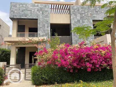 5 Bedroom Villa for Sale in Sheikh Zayed, Giza - 485621224_122279290910003674_8663316018151254206_n. jpg