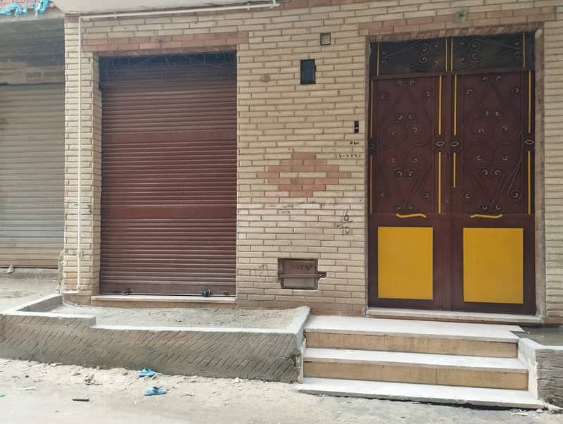 مبنى مكوّن من 8 طوابق متكررة مبنى مكوّن من 8 طوابق متكررة