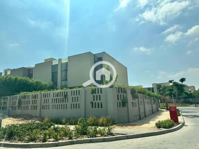 5 Bedroom Twin House for Sale in Shorouk City, Cairo - توين هاوس للبيع فى كمبوند البروج موقع مميز