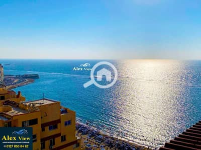 فلیٹ 3 غرف نوم للبيع في المندرة، الإسكندرية - للبيع شقه علي البحر مباشره في المندره بجوار دوار جحا