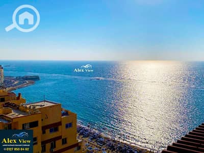 شقة 3 غرف نوم للبيع في المندرة، الإسكندرية - للبيع شقه علي البحر مباشره في المندره بجوار دوار جحا