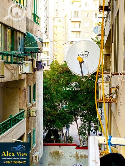 فلیٹ 2 غرفة نوم للبيع في سابا باشا، الإسكندرية - للبيع شقه مرخصه في سابا باشا بفيو رائع علي قصر الميرغني