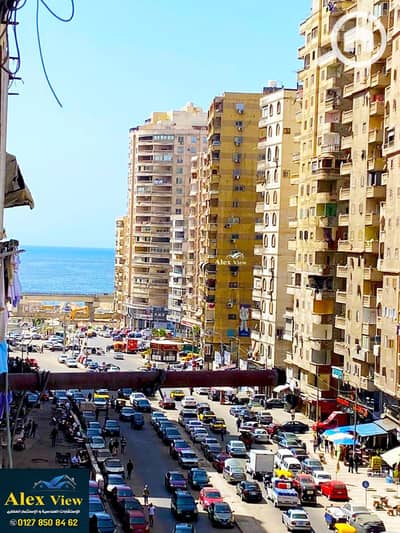 شقة 2 غرفة نوم للبيع في سيدي بشر، الإسكندرية - للبيع شقه مرخصه ع محمد مجيب الرئيسي تري البحر بالعفش و الفرش و الاجهزه