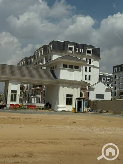 4 Bedroom Penthouse for Sale in 6th of October, Giza - IMG-20250821-WA0058. jpg