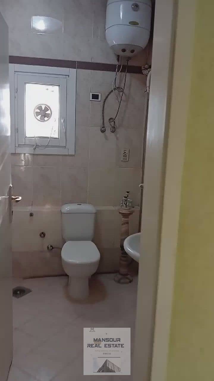 27 WhatsApp Video 2025-05-22 at 15.52. 52_Moment33. jpg