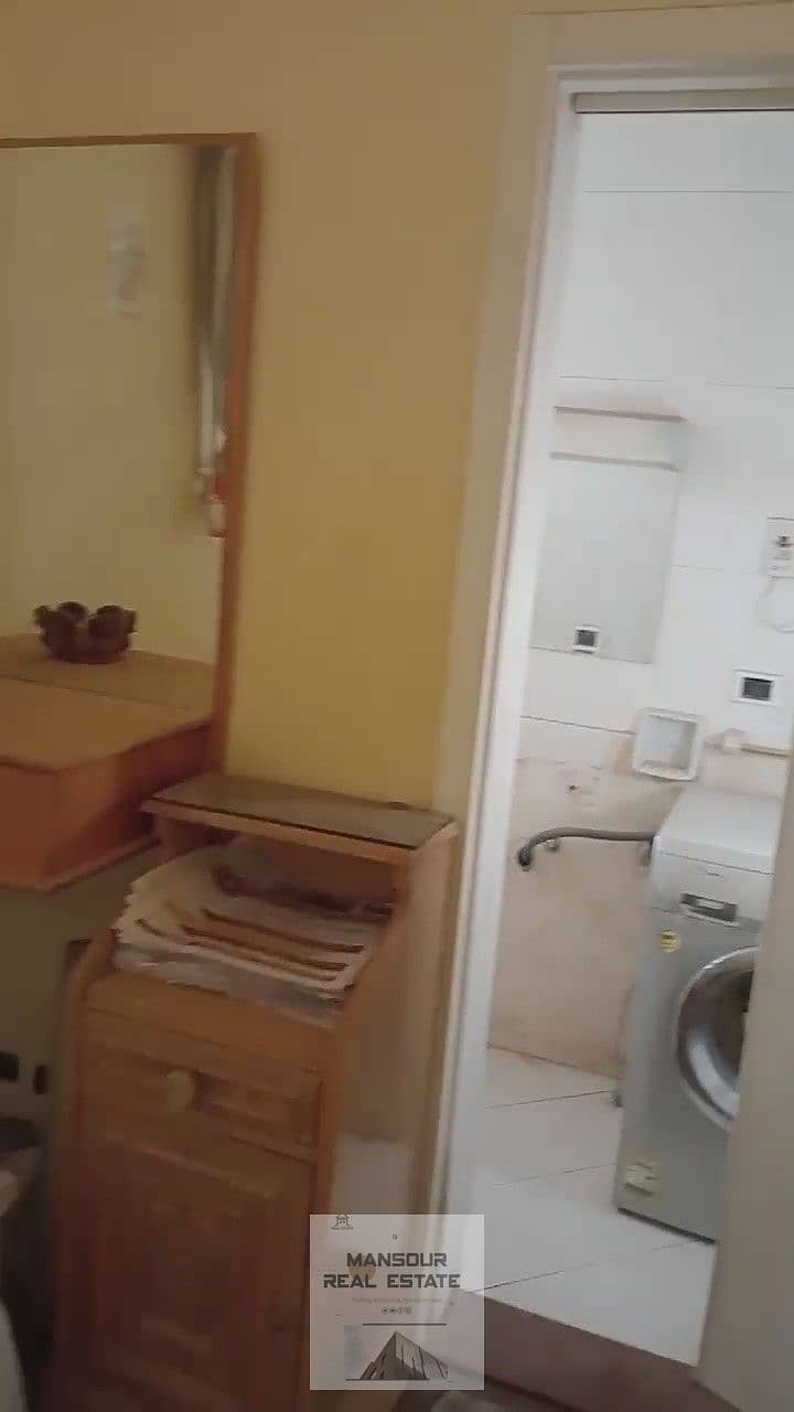 28 WhatsApp Video 2025-05-22 at 15.52. 52_Moment34. jpg