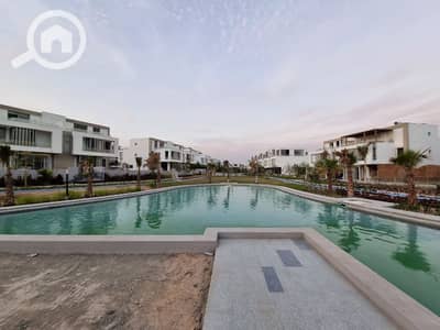 5 Bedroom Townhouse for Sale in 6th of October, Giza - IMG-20241223-WA0013. jpg