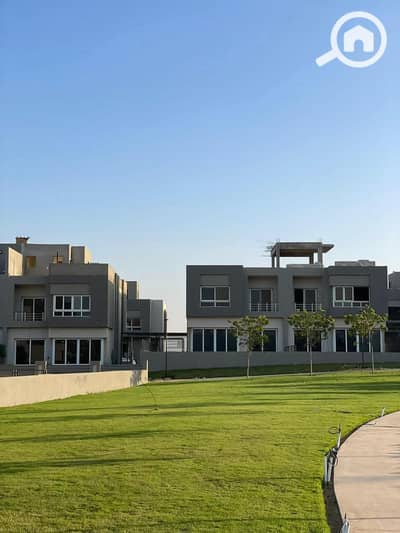 توين هاوس 4 غرف نوم للبيع في الشيخ زايد، الجيزة - 60b79de7-9cf0-43e2-a9f9-. JPG