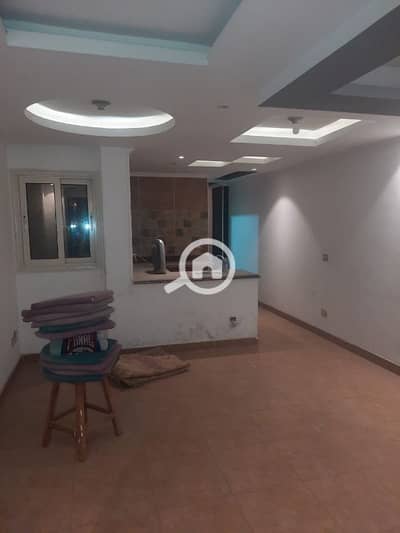 2 Bedroom Apartment for Rent in Heliopolis, Cairo - شقة للايجار موازي لشارع الاهرام في الكوربة تصلح لكل الاغراض