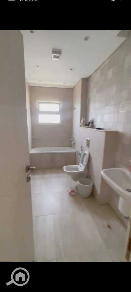 22 bd3ff6e0-f51e-470b-8671-bec6688bf53e. jpg