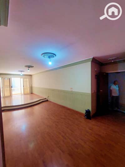 3 Bedroom Flat for Sale in Sidi Beshr, Alexandria - 537733139_24481145114835916_6856445361638798517_n. jpg