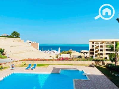 1 Bedroom Chalet for Rent in Hurghada, Red Sea - شاليه كبير و رائع بجوار البحر و في منتصف حمام السباحة في وسط الغردقة