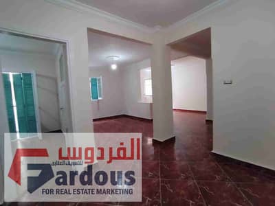 شقة 3 غرف نوم للايجار في رشدي، الإسكندرية - IMG-20250811-WA0018. jpg