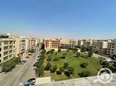 3 Bedroom Duplex for Rent in New Cairo, Cairo - دوبلكس280م فيوجاردن تشطيب سوبر لوكس سكنى بالبنفسج عمارات التجمع الأول