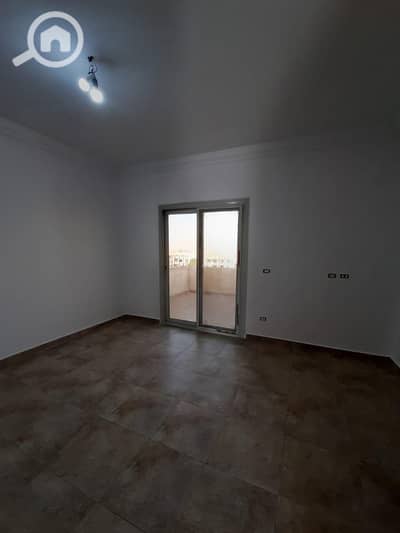 Studio for Rent in New Cairo, Cairo - ستوديو120م روف بموقع متميزبالحى الثانى التجمع الخامس