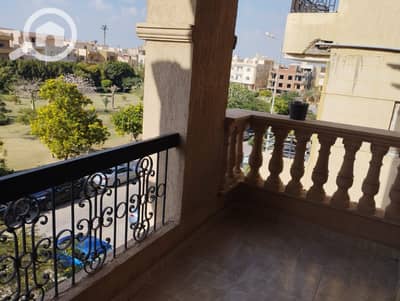 فلیٹ 3 غرف نوم للايجار في القاهرة الجديدة، القاهرة - شقه 200 متر فيو جاردن تشطيب فاخر بالمطبخ بفيلات الياسمين