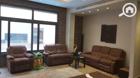 4 Bedroom Duplex for Rent in New Cairo, Cairo - فيلا دوبلكس550م بحمام سباحة مفروش فاخر بفيلات خلف الميراج التجمع الاول