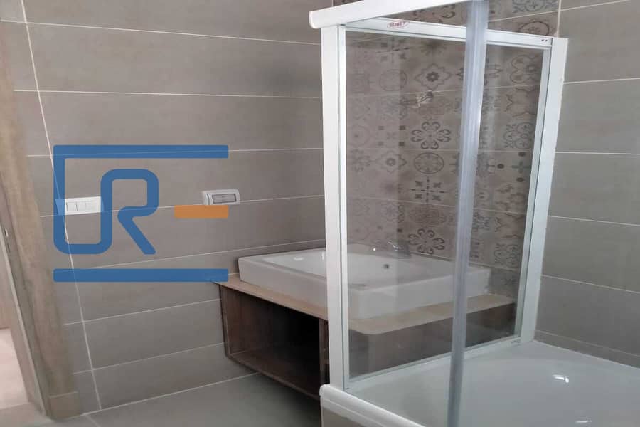 7 c48fe850-dd3d-48a0-a119-1e42a12be820. jpg