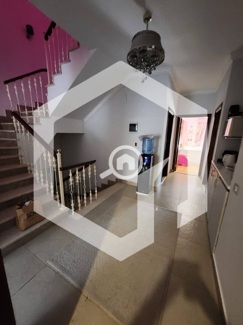 6 Royal Meadows 6. jpg