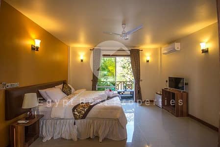 شاليه 2 غرفة نوم للبيع في الساحل الشمالي، مطروح - spacious-sea-view-room. jpg