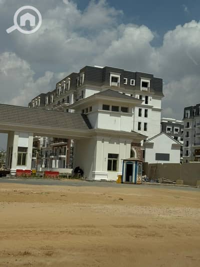 4 Bedroom Penthouse for Sale in 6th of October, Giza - IMG-20250821-WA0058. jpg