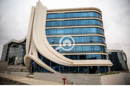 مطعم و كافيه  للايجار في القاهرة الجديدة، القاهرة - كافيه للايجار في التجمع الخامس ٣٣٠ م مطلوب ١٢٠ لف