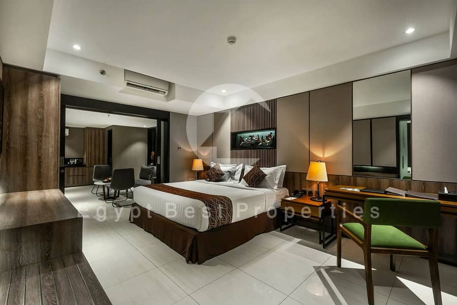 14 TheNest-Executive-Suite-Night01. jpg