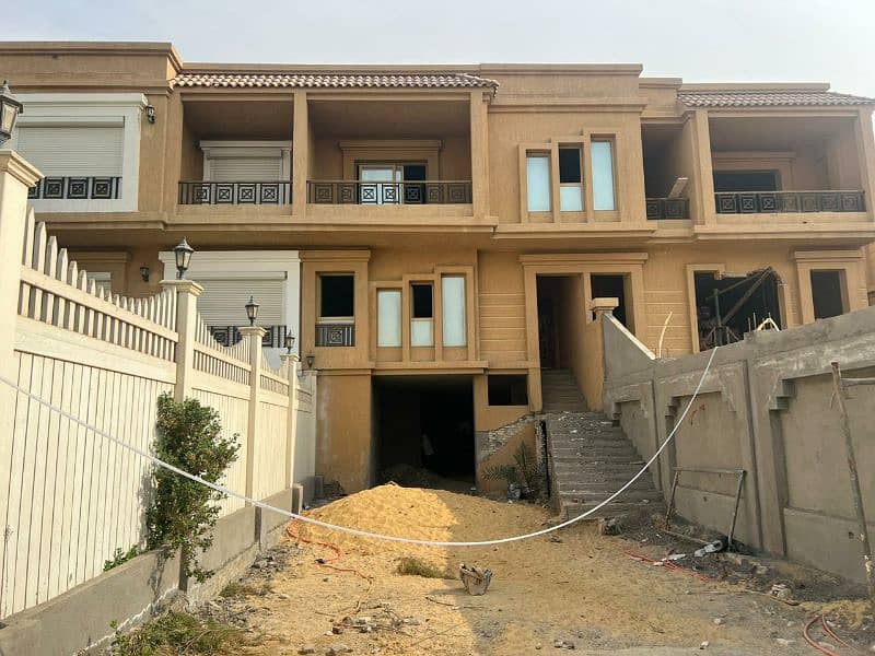مصر الجديدة ، شيراتون ، على طريق الأوتوستراد ، أمام نادى النسور مباشرة