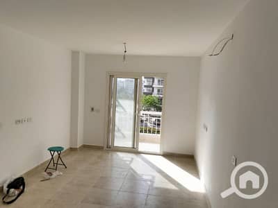 2 Bedroom Flat for Sale in Madinaty, Cairo - شقة للبيع في مدينتي 78م في ال B12 لقطة