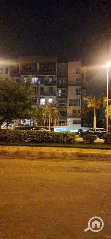 شقة إيجار في مدينتي 155م في ال B8 بجراچ خاص شقة إيجار في مدينتي 155م في ال B8 بجراچ خاص