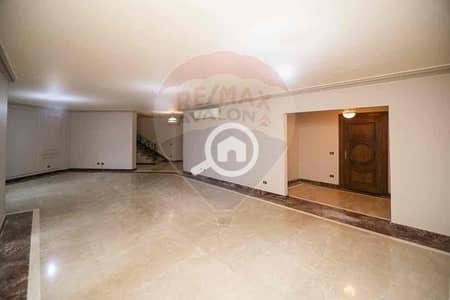 5 Bedroom Duplex for Sale in Kafr Abdo, Alexandria - dfb1822b-ef34-4aa2-93b8-3735e0ce5044. jpg