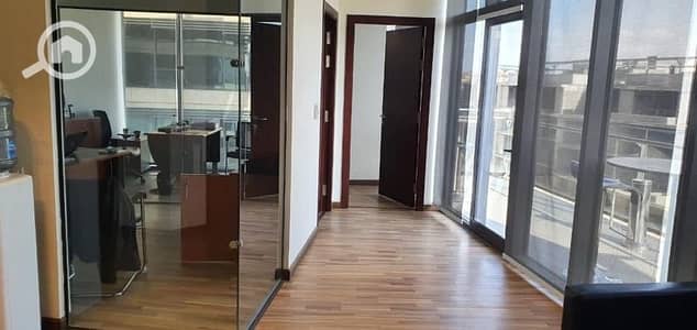 مکتب  للايجار في الشيخ زايد، الجيزة - مكتب اداري ايجار في بوليجون مول - سوديك